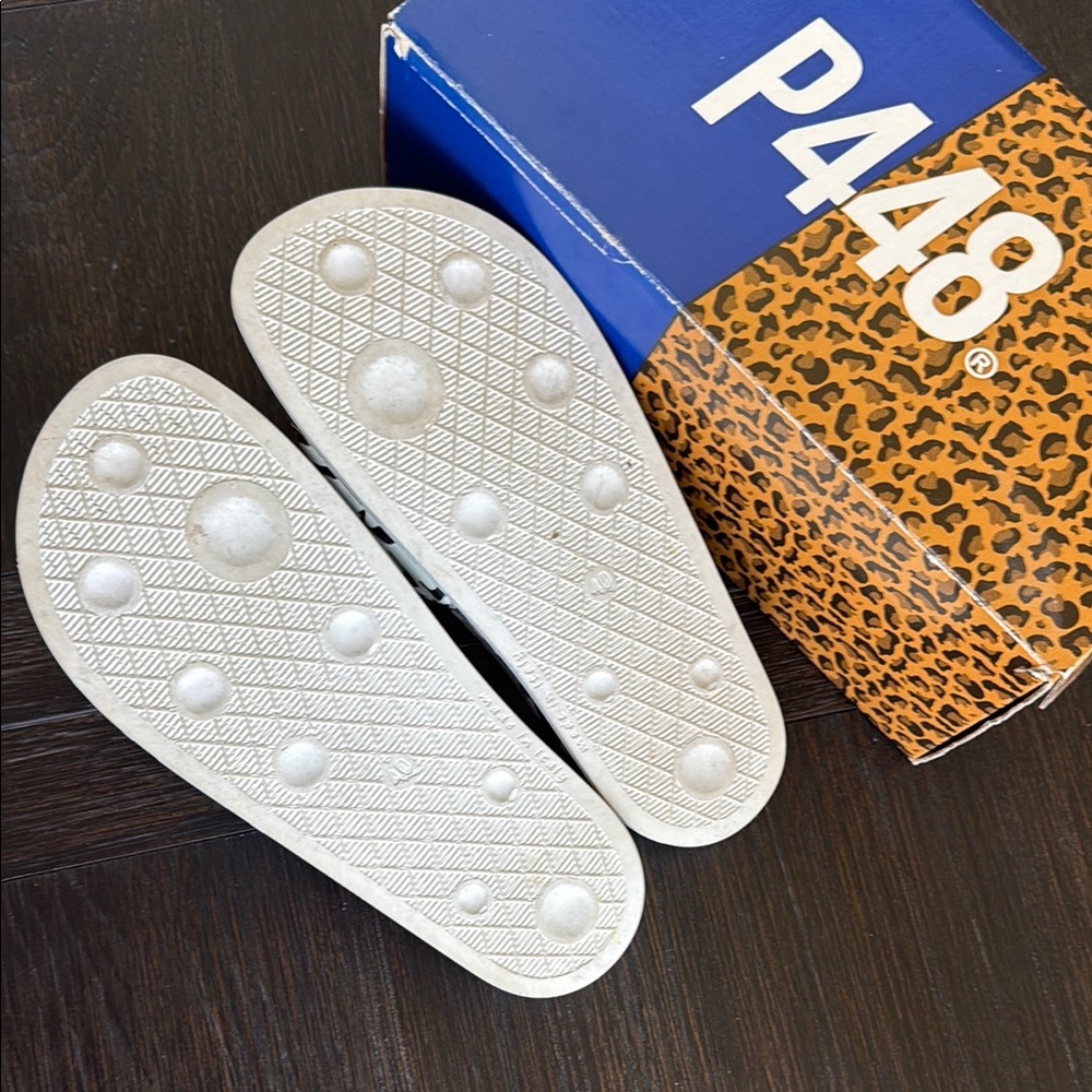 P448 Wild Print Slides with Pink Accents - Picture 2 of 4